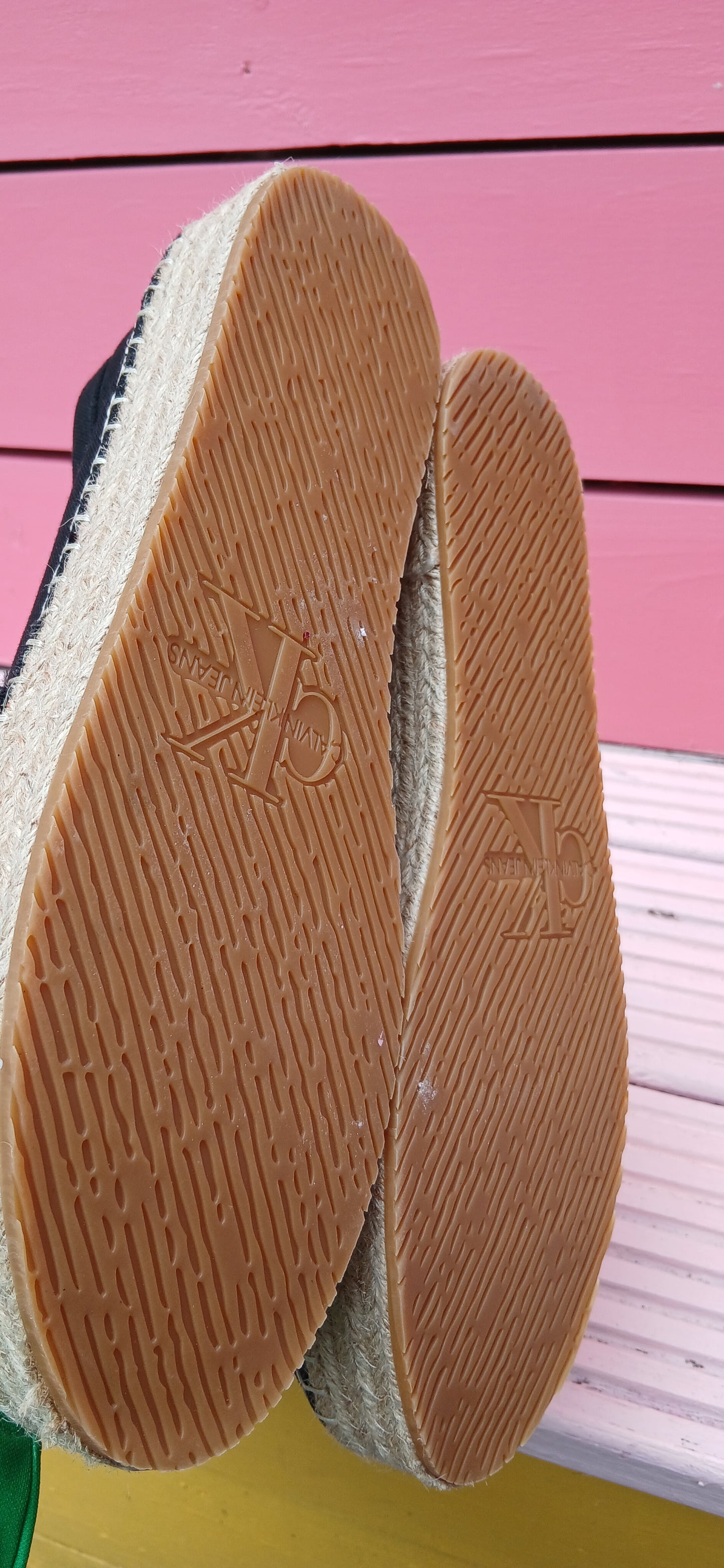 Calvin Klein size 6.5