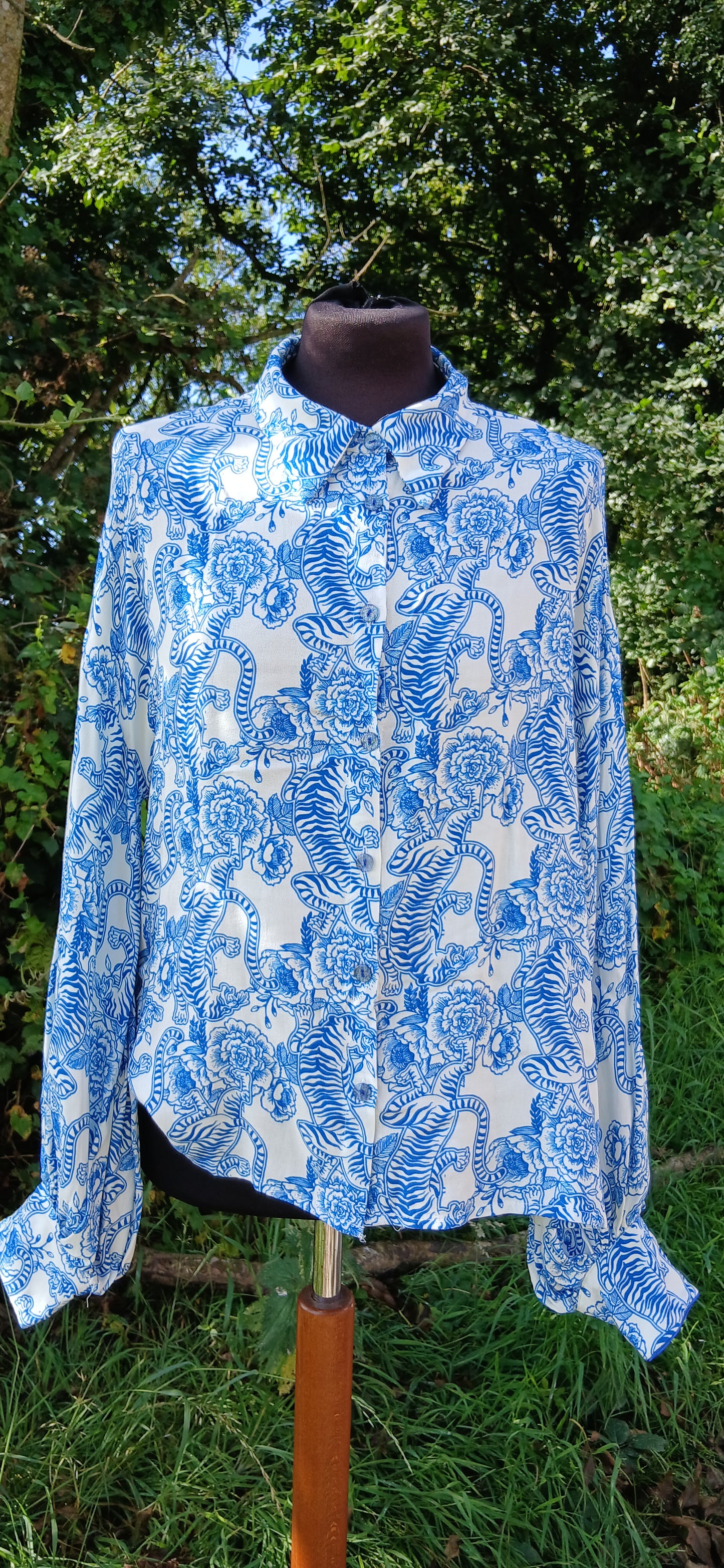 Imprevu shirt size 10