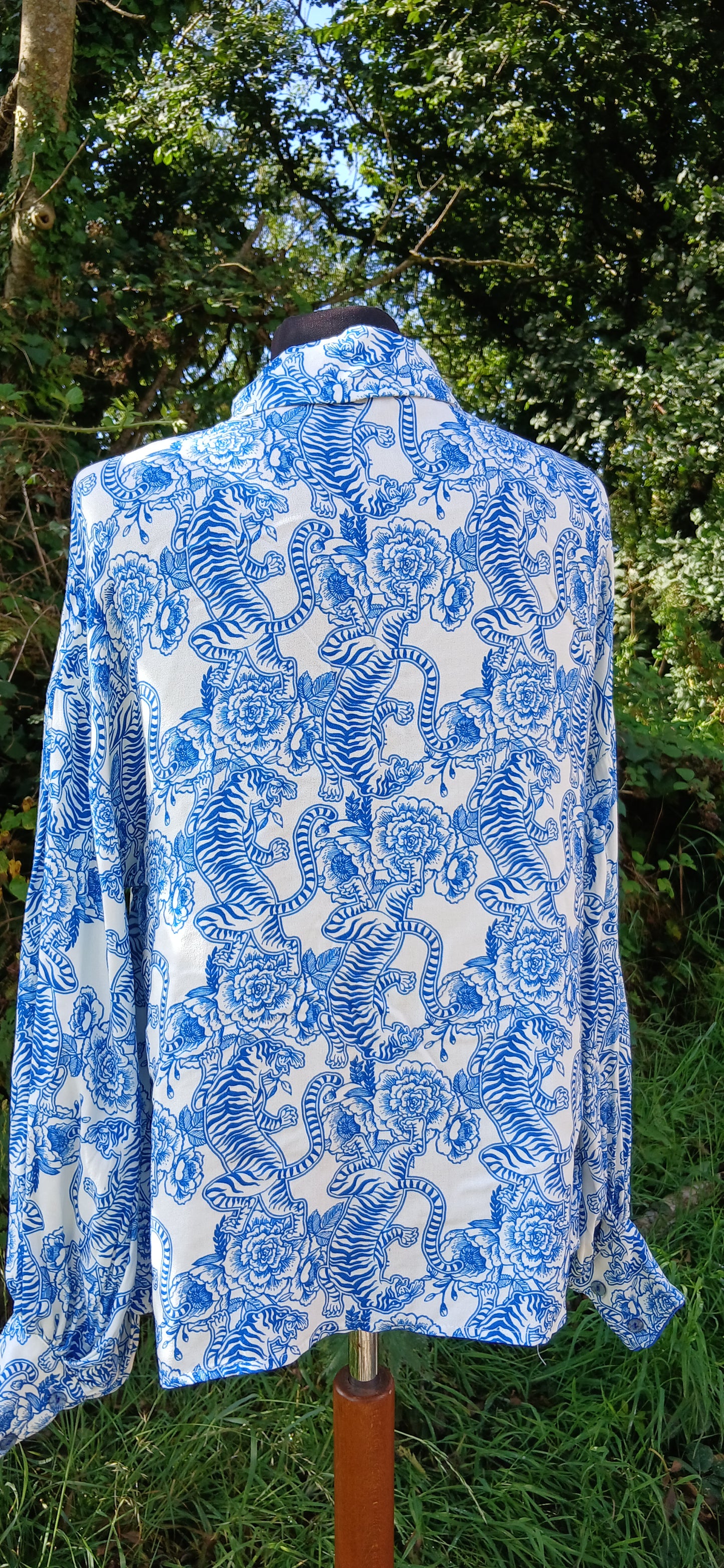 Imprevu shirt size 10