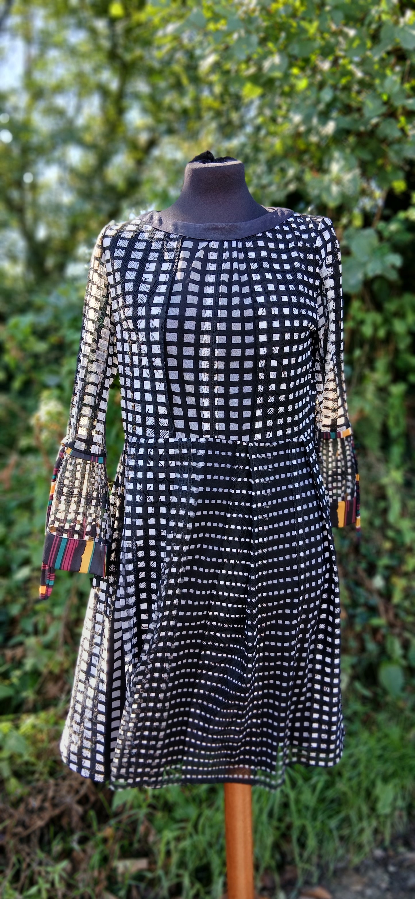 Save the queen dress size 8