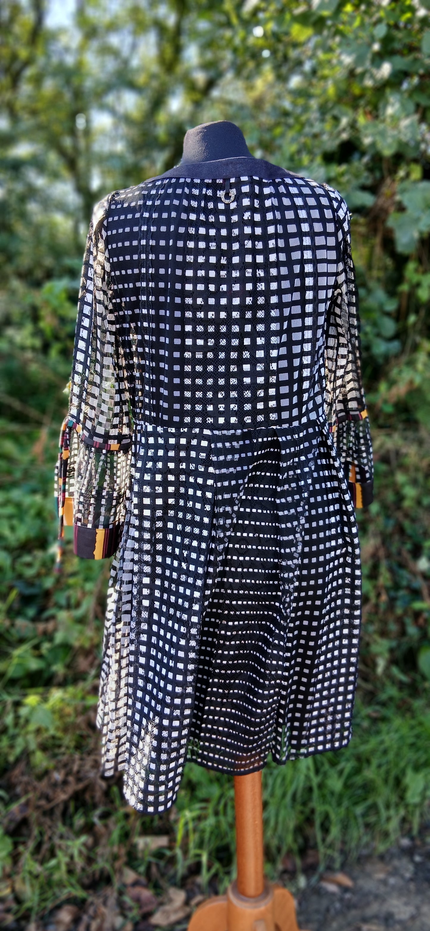 Save the queen dress size 8