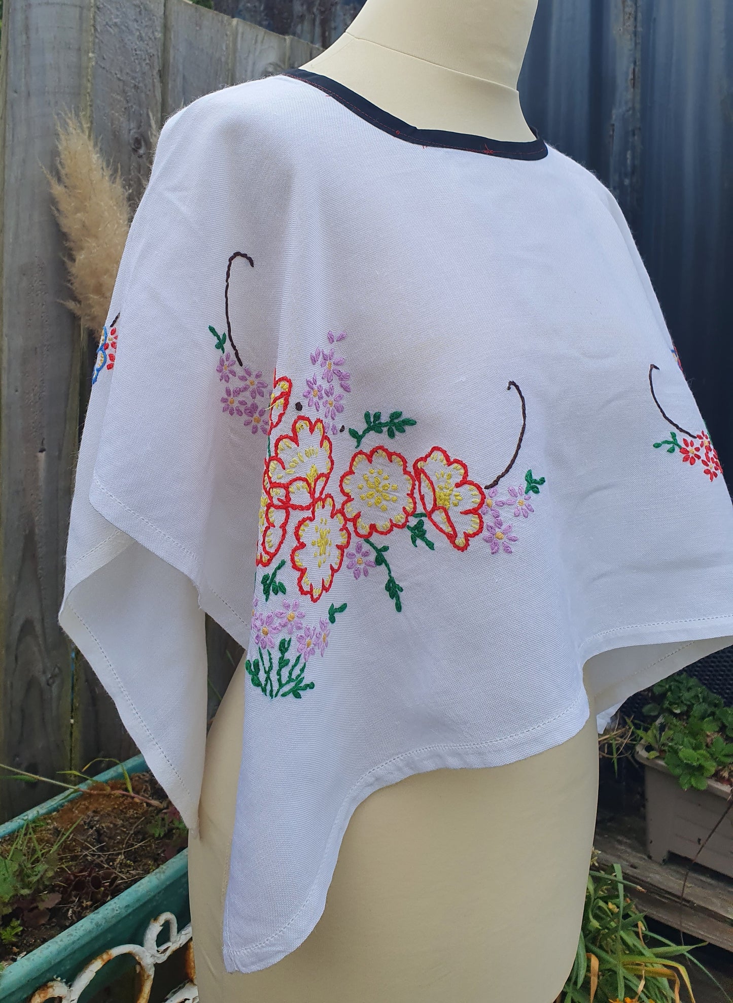 Vintage Poncho One size up to size 18