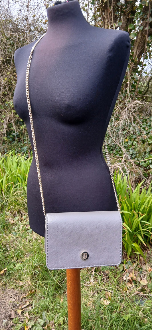 Tommy Hilfiger bag