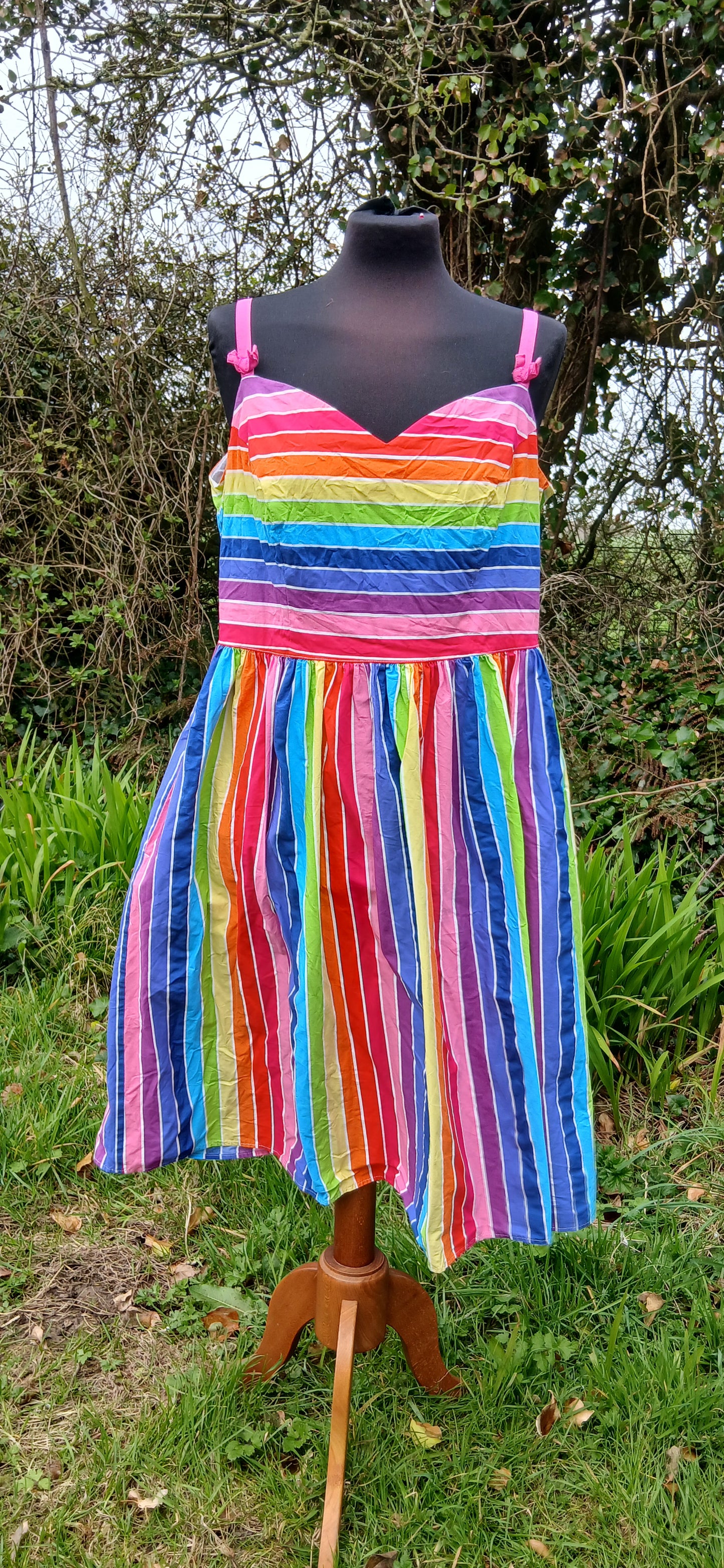 Hell bunny dress size 16