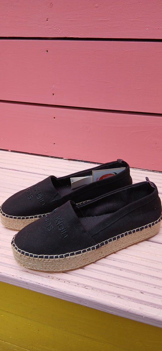 Calvin Klein size 6.5