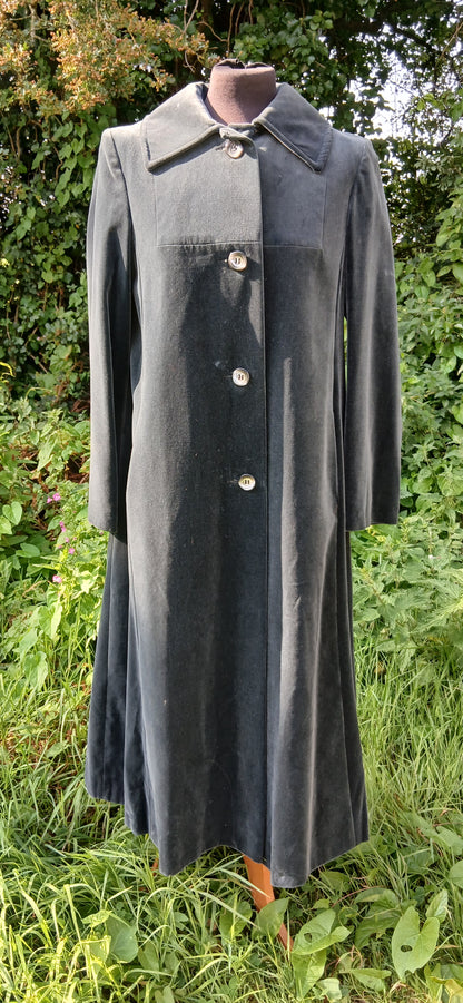 Vintage coat size 12