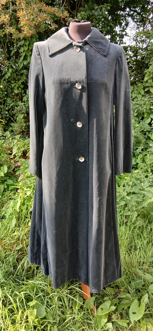 Vintage coat size 12