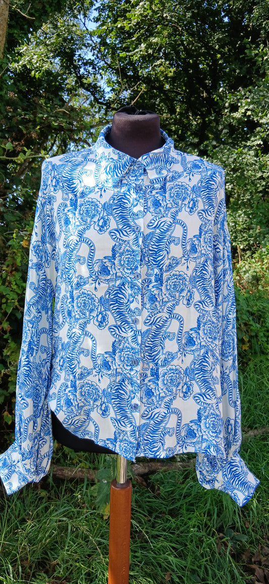 Imprevu shirt size 10
