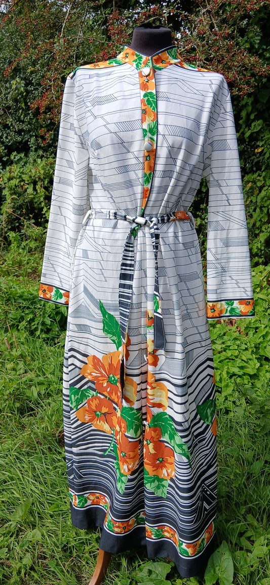 Vintage 'house-coat' size 14