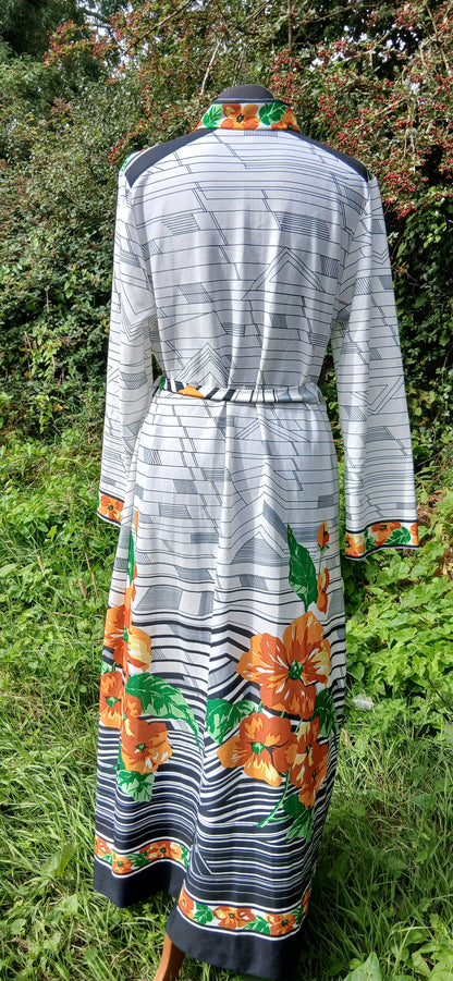 Vintage 'house-coat' size 14
