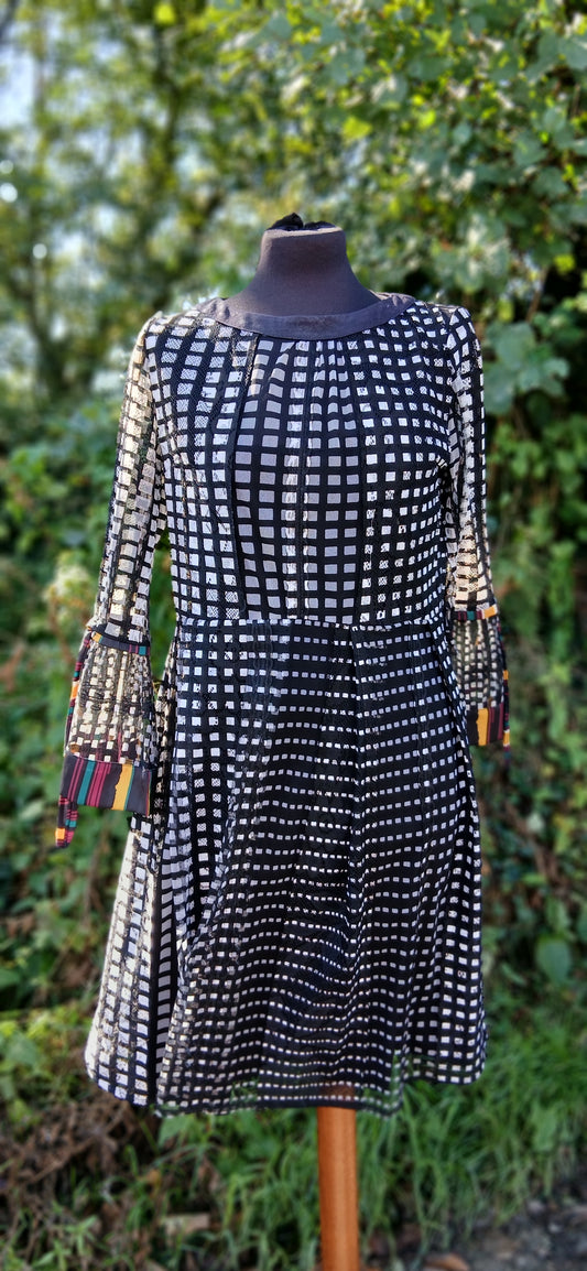 Save the queen dress size 8
