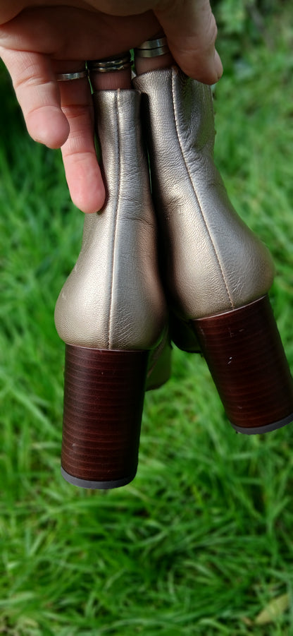 Sosander boots size 4