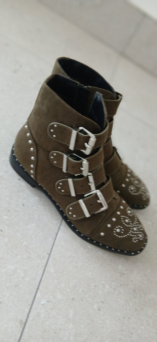 River island boots size 4