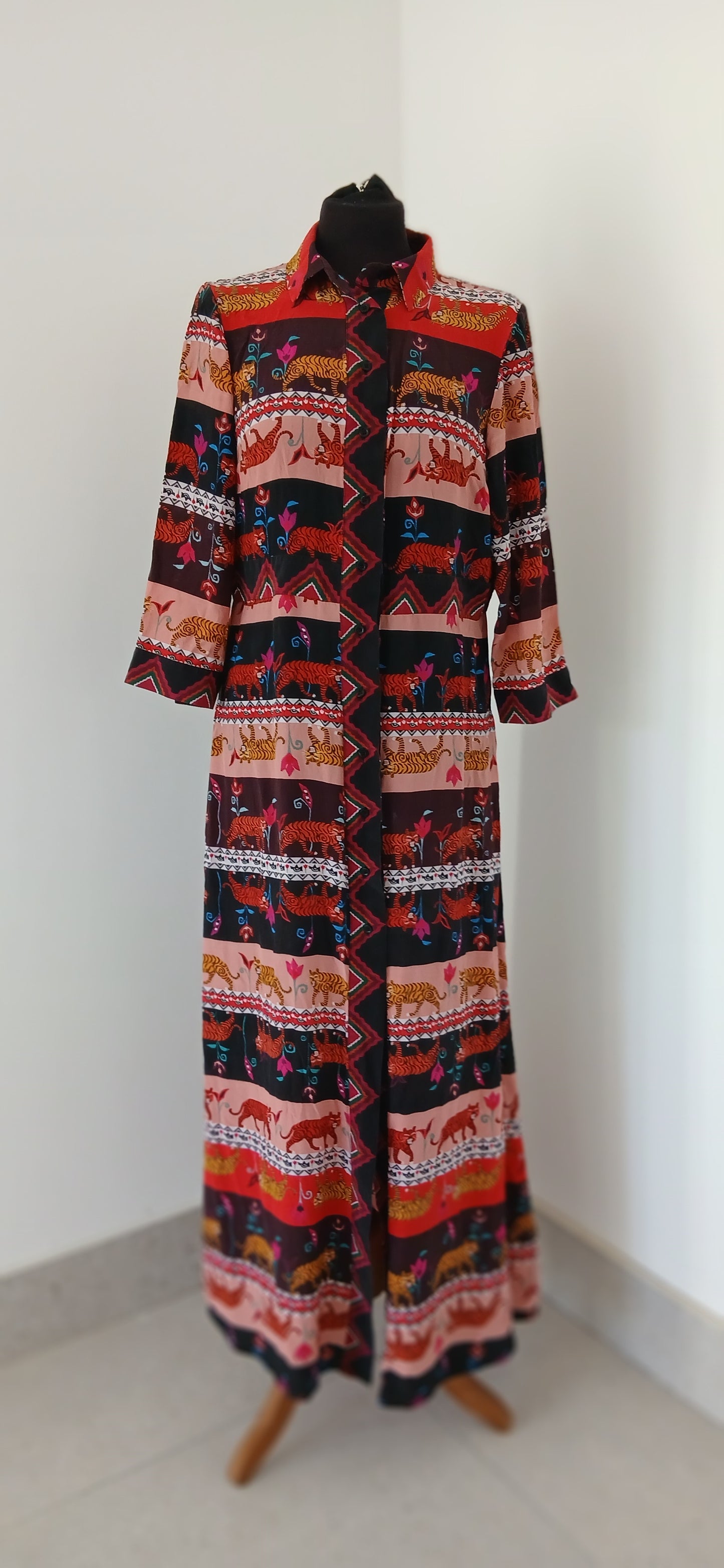 Hayley menzies dress size 14