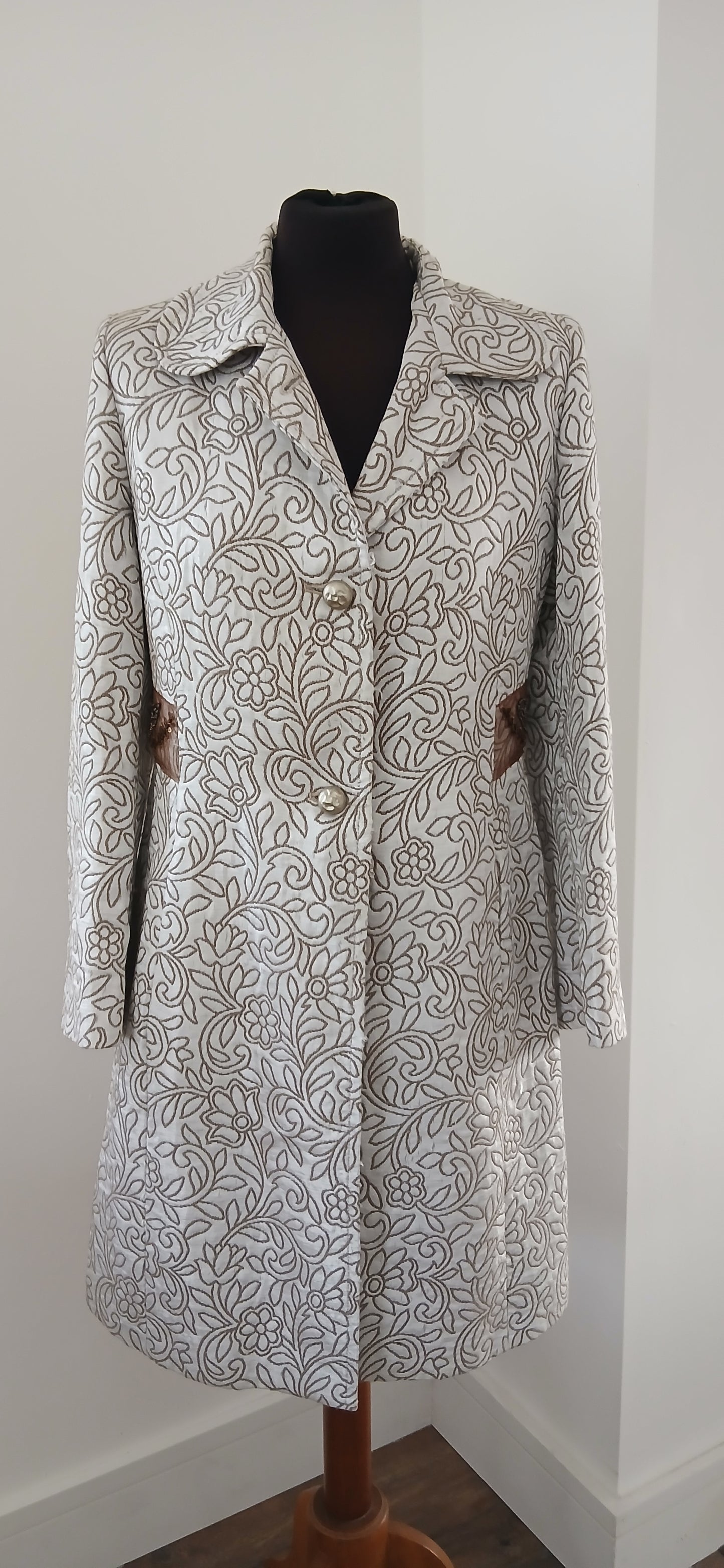 Fee g coat size 12
