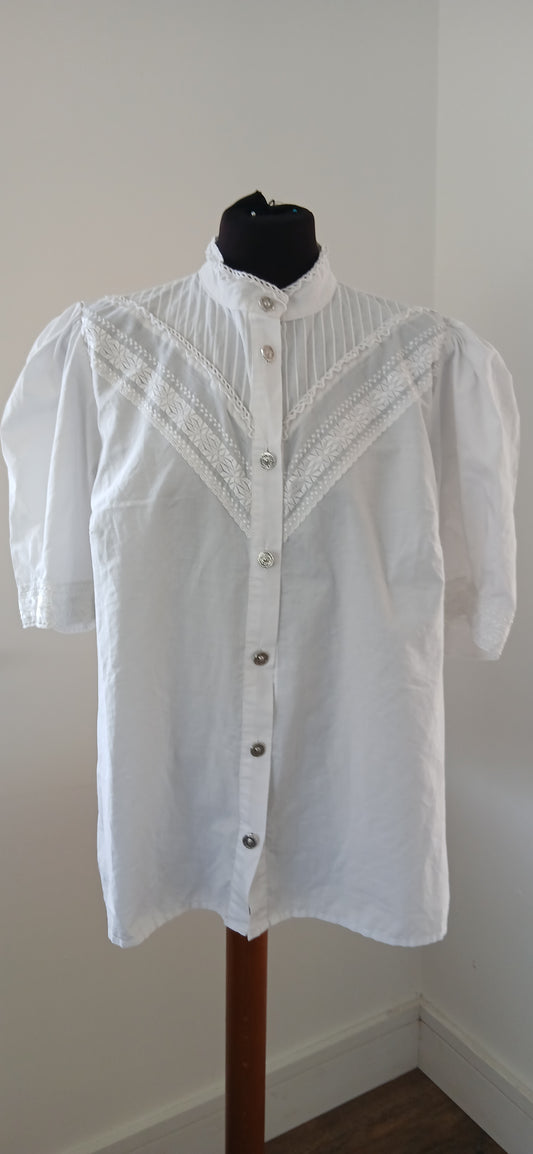 Vintage blouse size 18