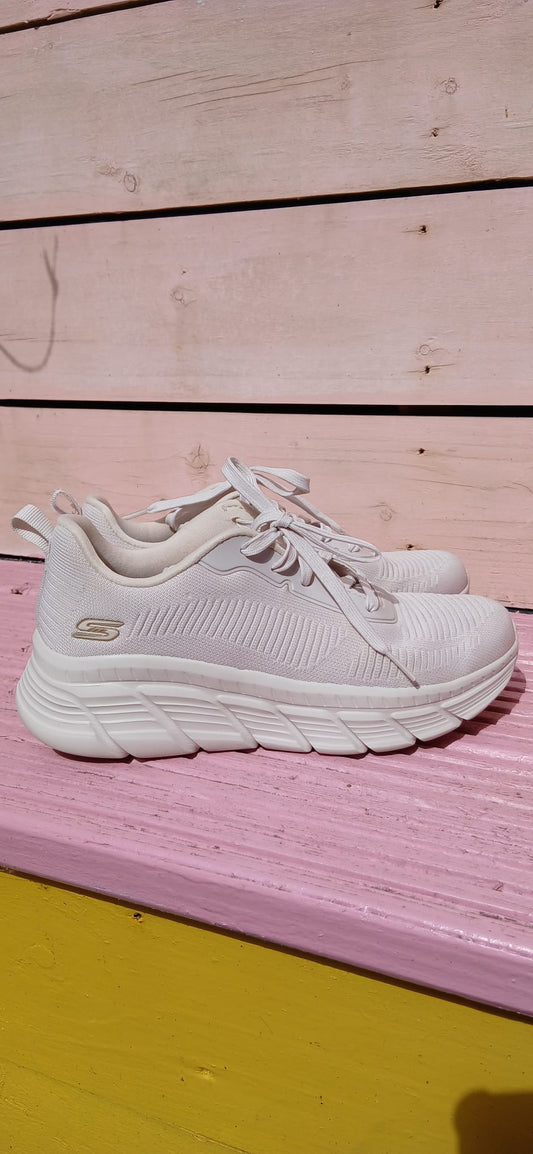 Sketchers size 5