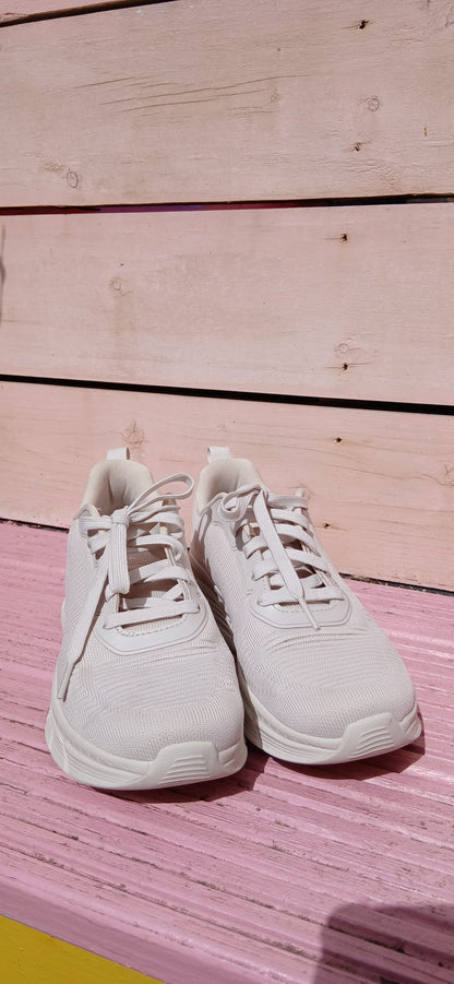 Sketchers size 5