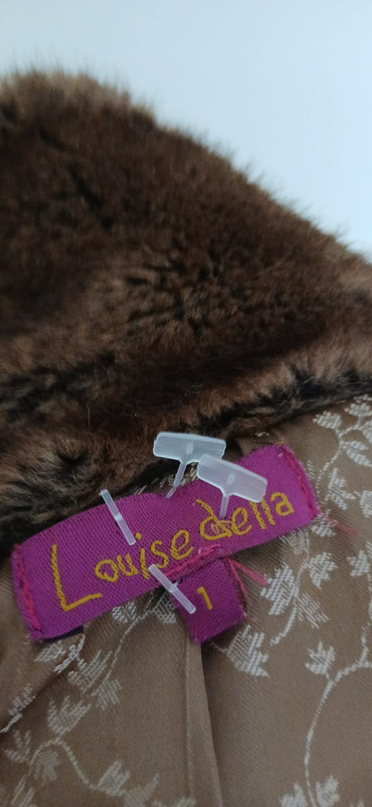 Louise Della size 8