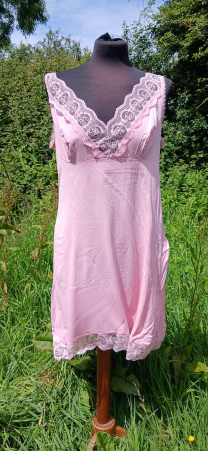 Vintage slip large