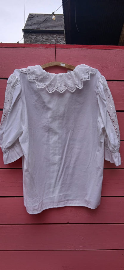 Vintage blouse size 16