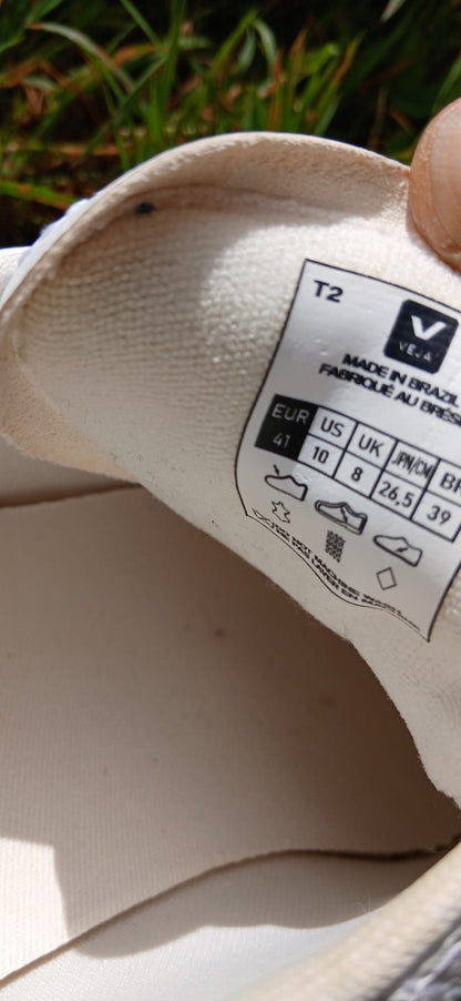 Vejas size 8
