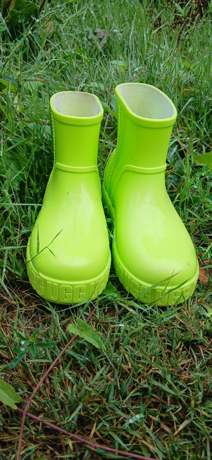 UGG size 5